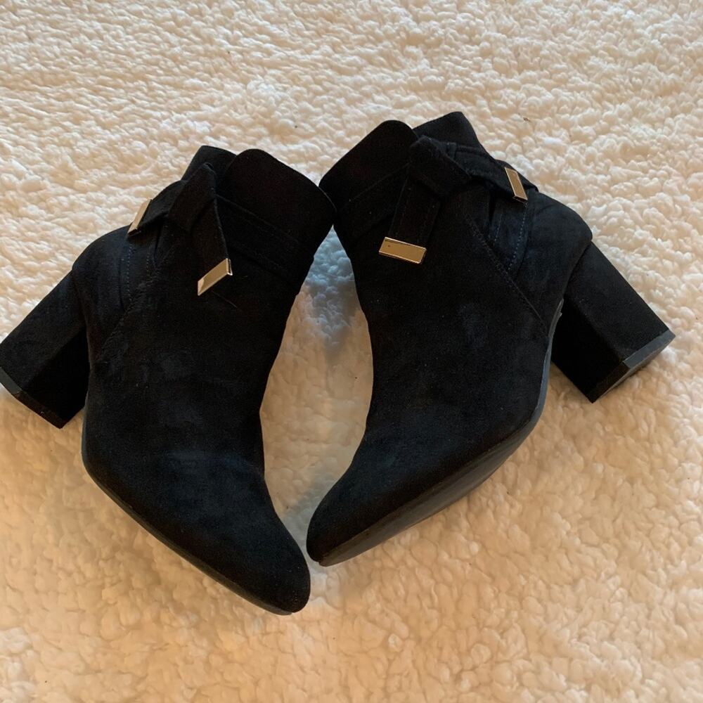 Gold Trim Bow Accent Black Suede Booties Chunky Heel 7 Report Ankle Boots